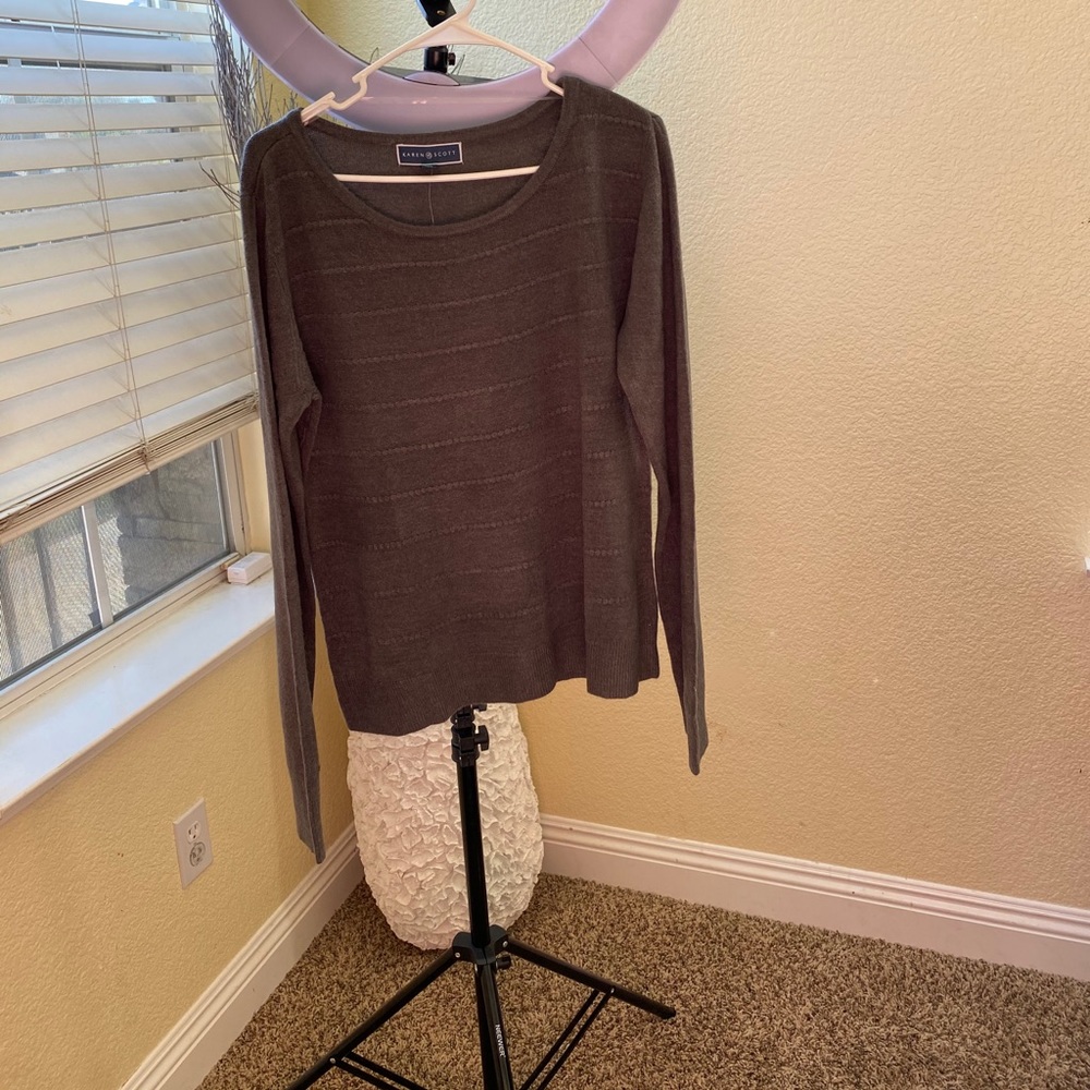 Karen Scott long sleeve shirt. Gray size L